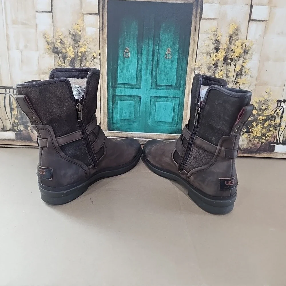 UGG Simmens‎ Winter Boots Women's Size 10 Brown Leather Waterproof Buckle Strap